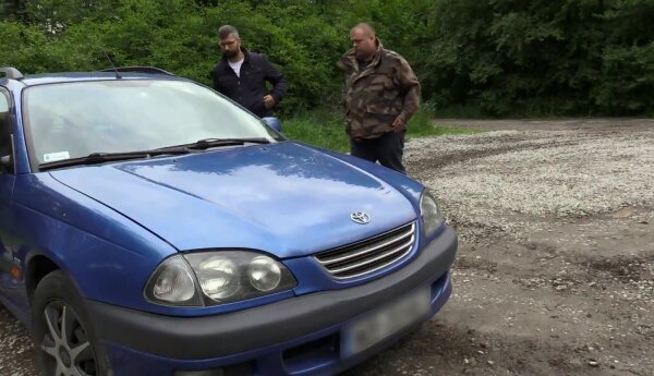 Tania jazda: Avensis czy 206?